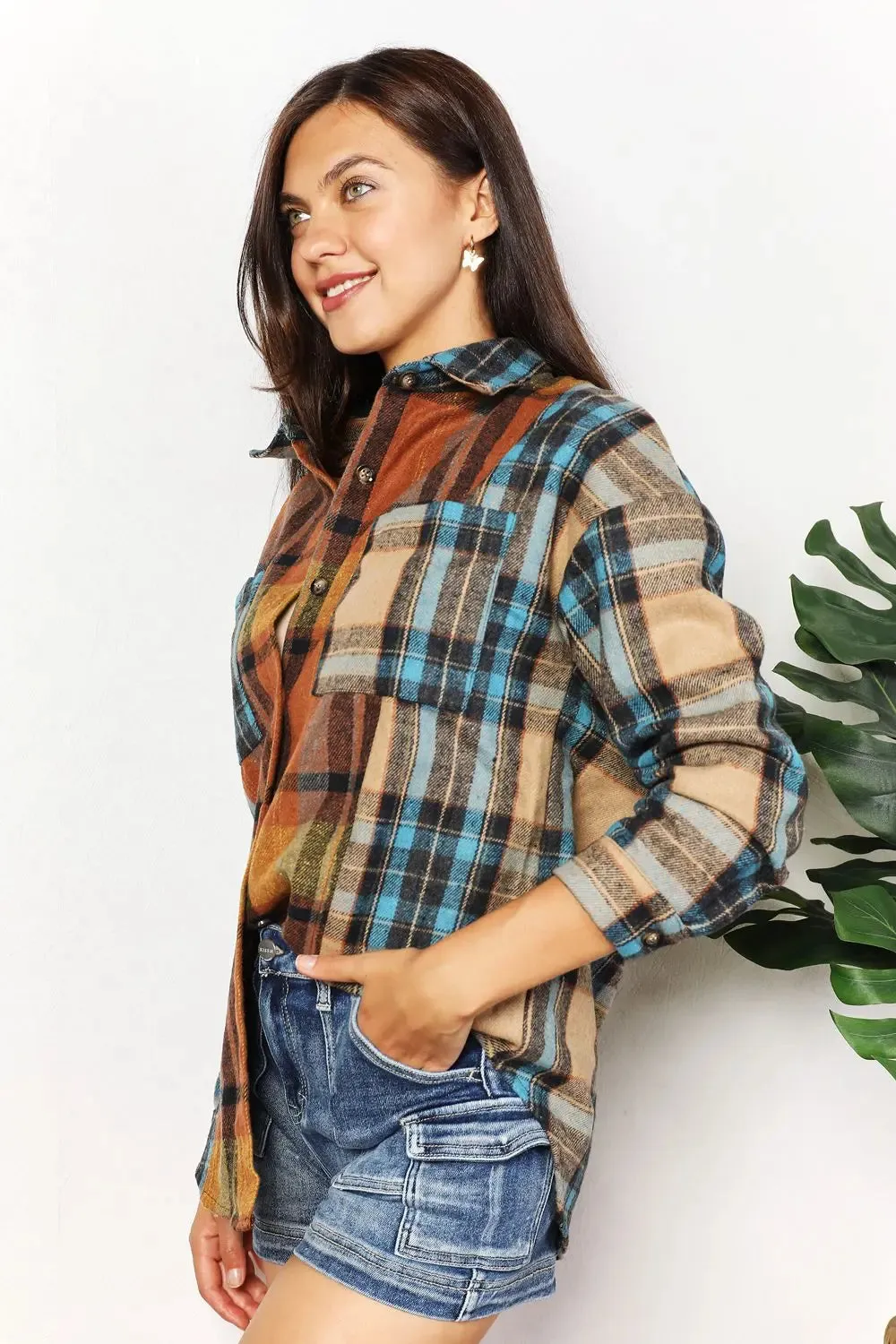 Women's Curved Hem Plaid ShirtJacket