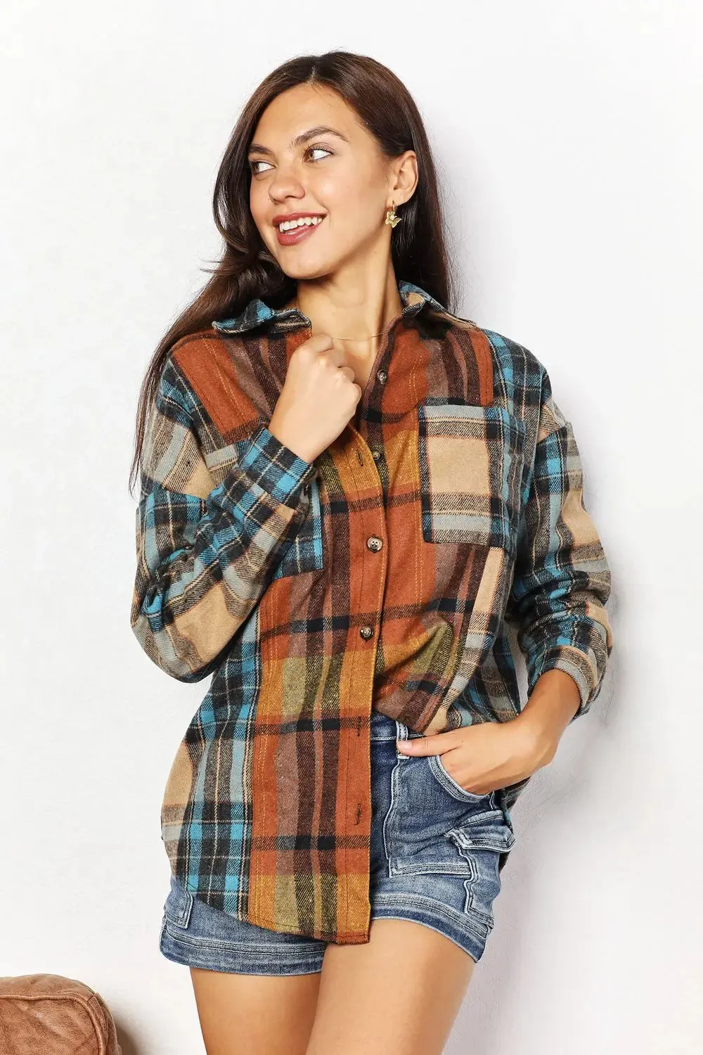 Women's Curved Hem Plaid ShirtJacket