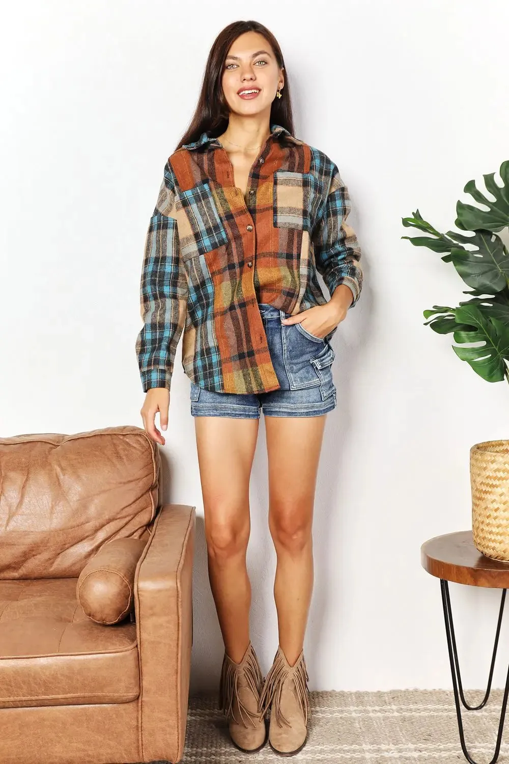 Women's Curved Hem Plaid ShirtJacket