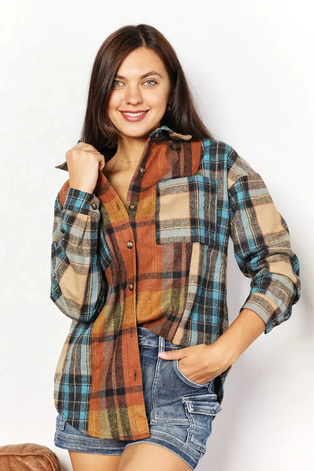 Women's Curved Hem Plaid ShirtJacket