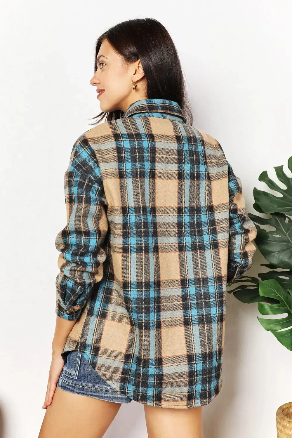 Women's Curved Hem Plaid ShirtJacket