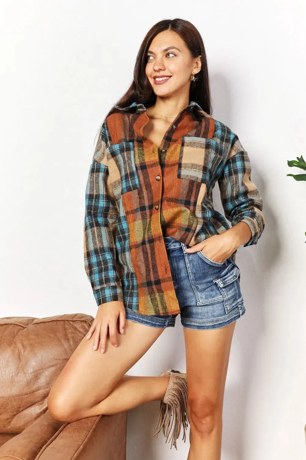 Women's Curved Hem Plaid ShirtJacket